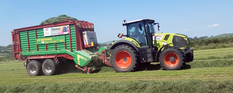 Forage self loading wagon with 400 litre tank and selmech supplies module applicator kit